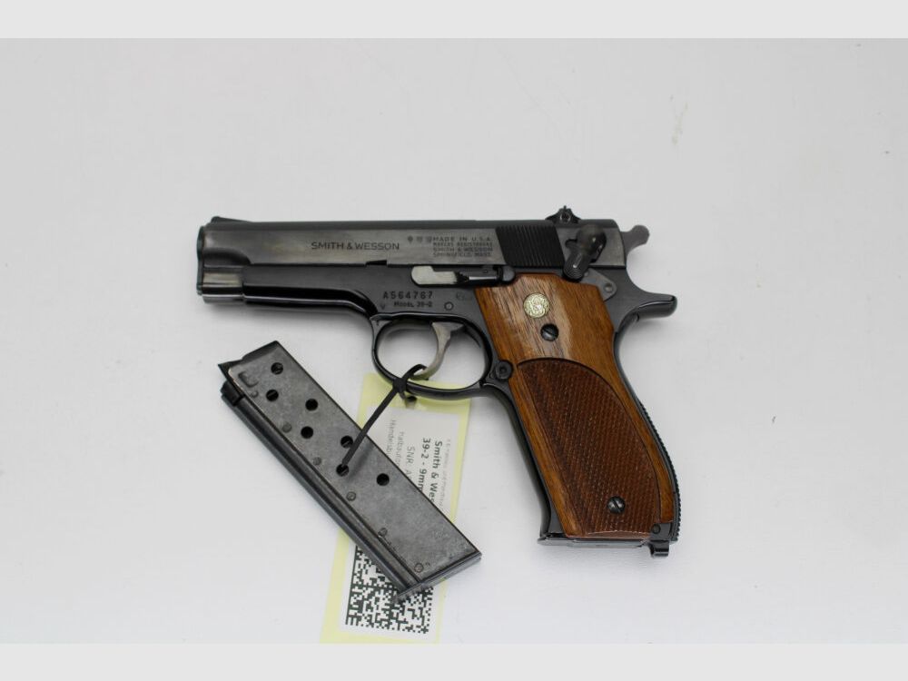 Pistole Smith & Wesson 39-2 mit 2 Magazinen 9mmLuger