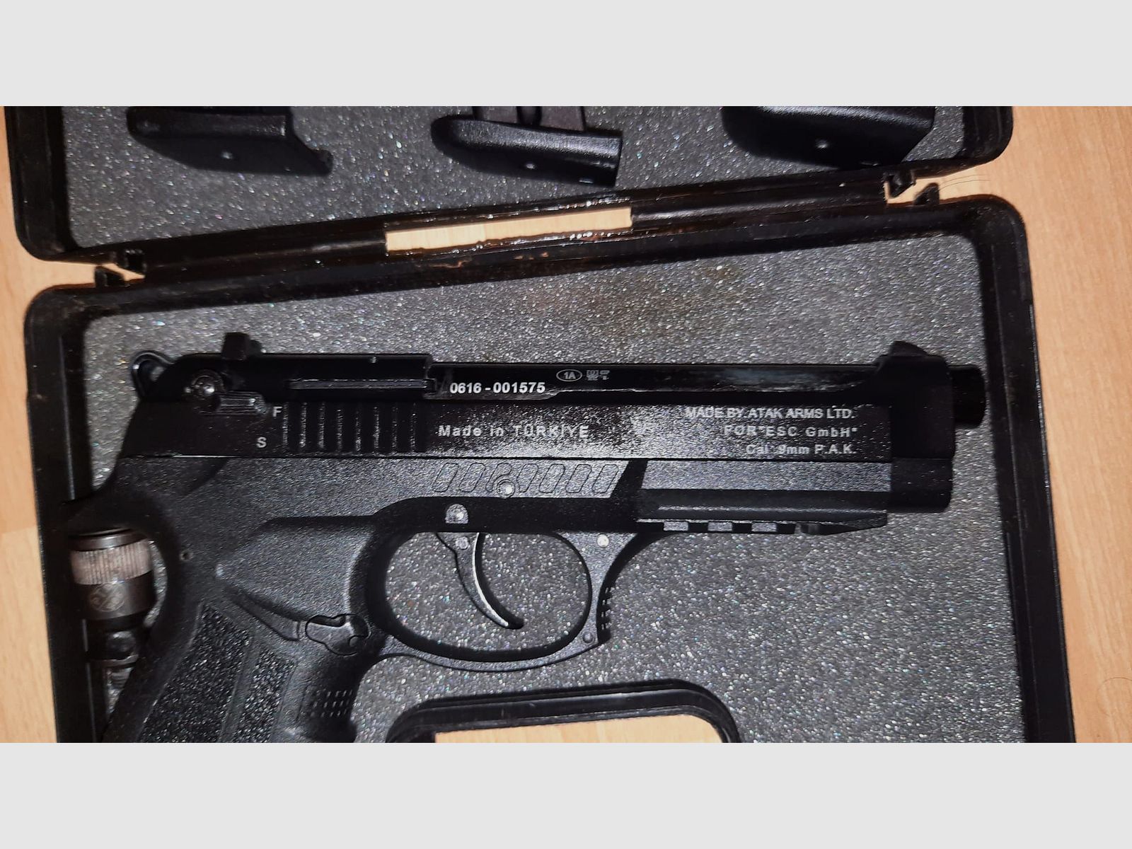 Zoraki 918 Schreckschusspistole Schwarz 9mm P.A.K. mit 2 extra Magazinen