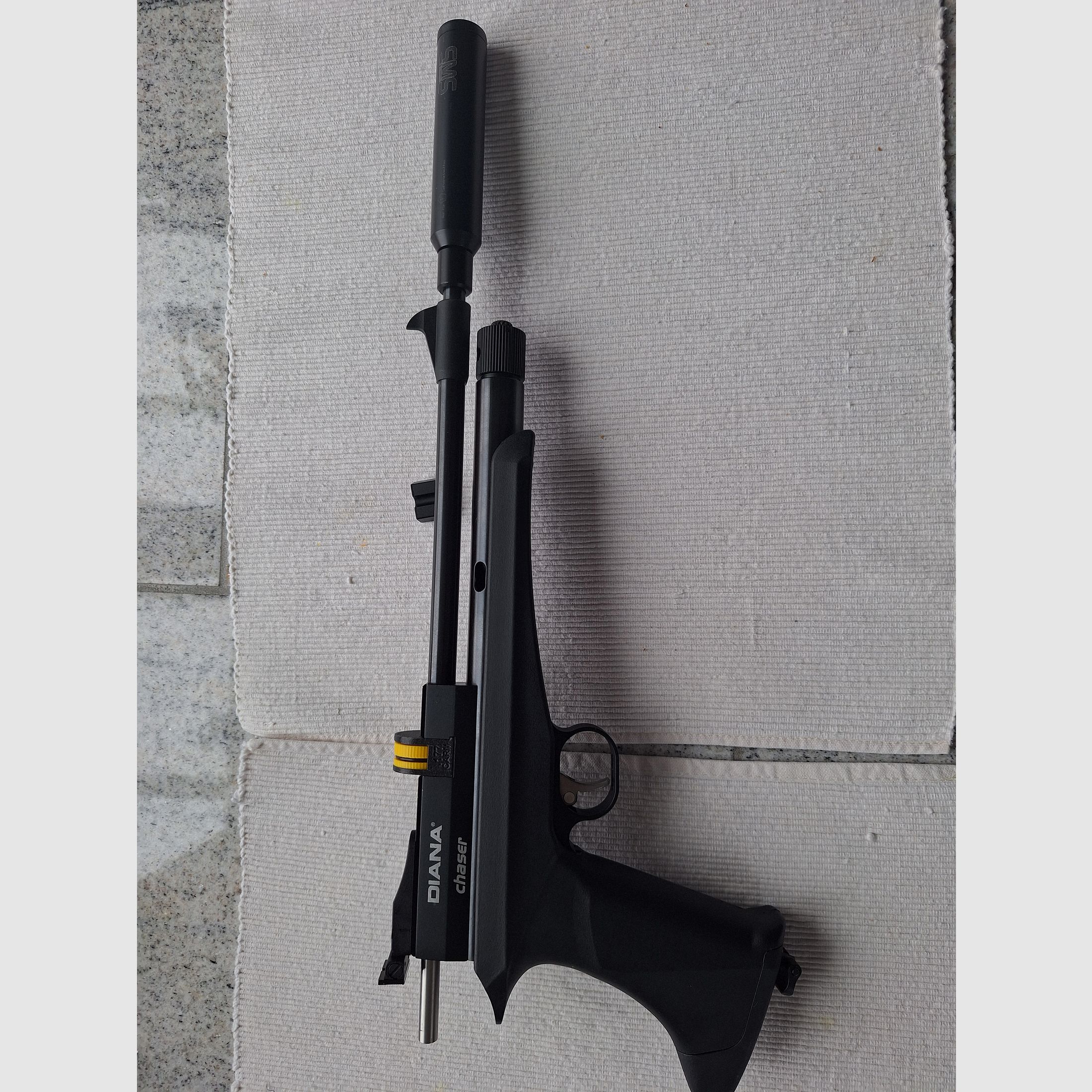 Pistolet Co2 Diana Chaser 4,5 mm Diabolo avec silencieux et chargeur de 8 coups