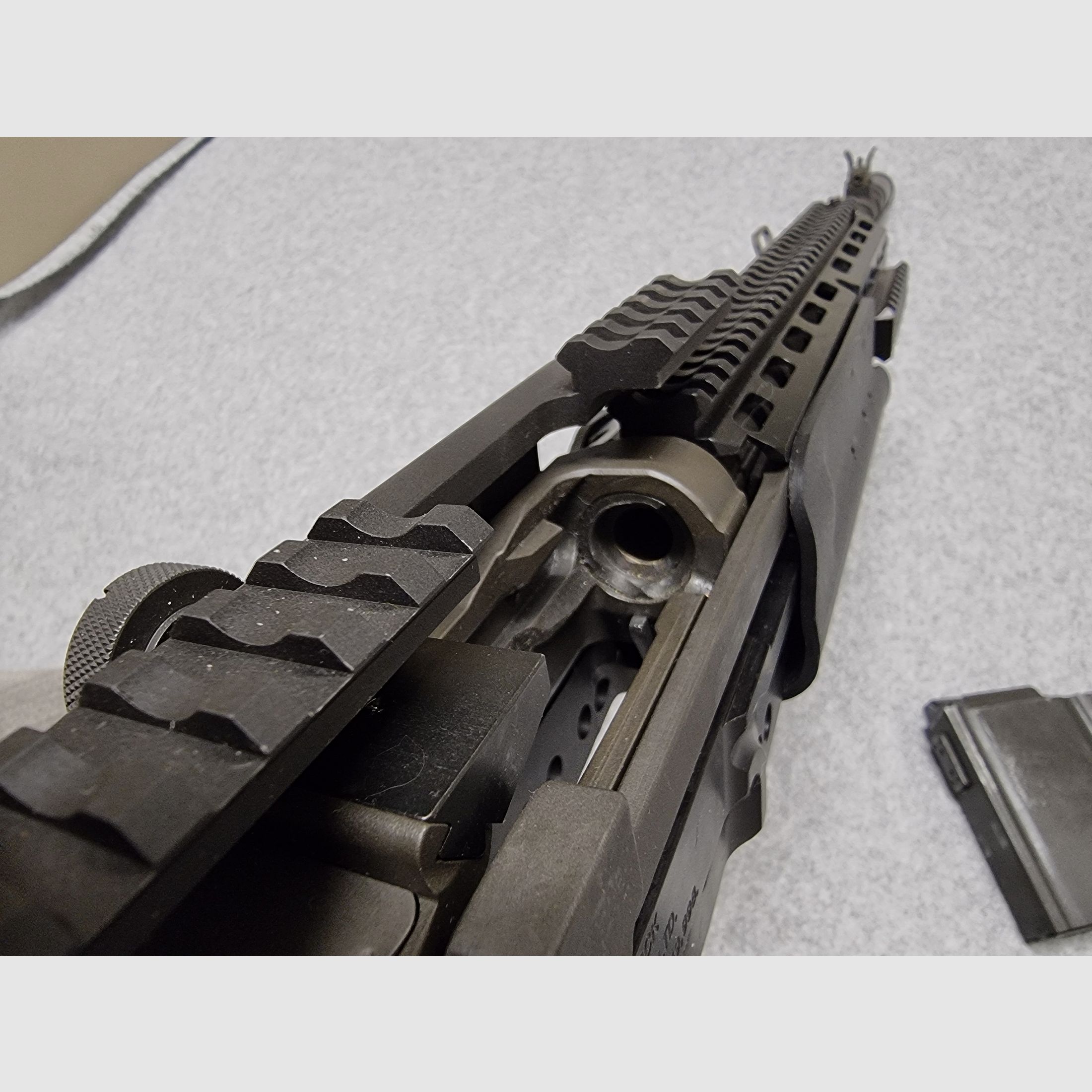 LuxDefTec LDT M14 Socom mit original Sage EBR Chassis + original Springfield Armory M1A Montage