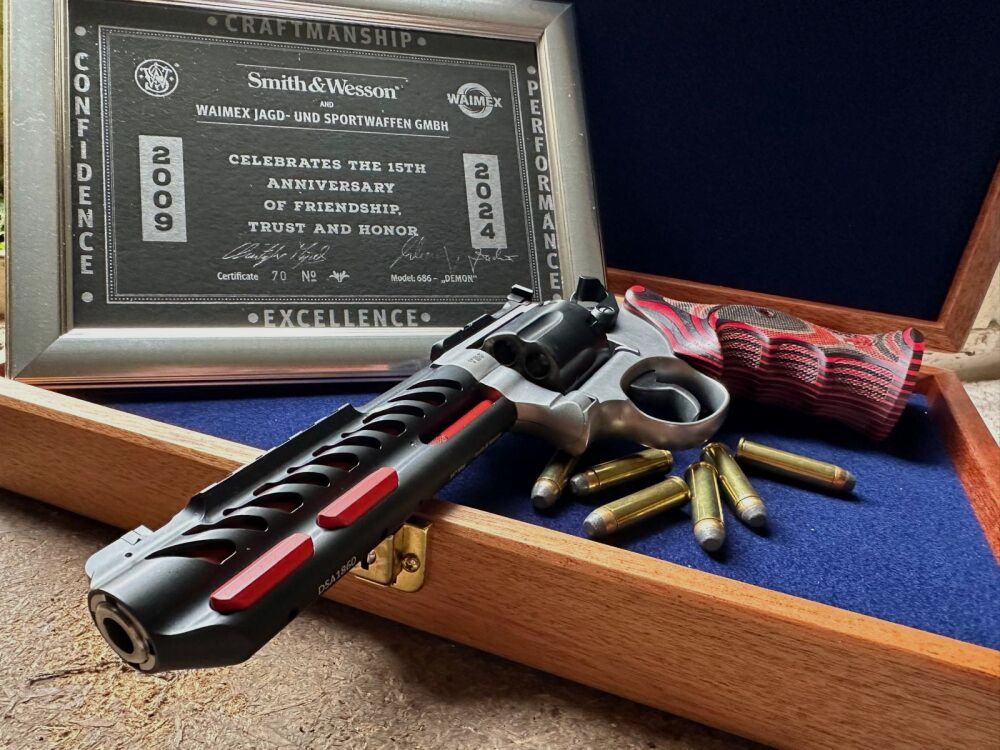 Smith & Wesson	 Smith & Wesson 686 DEMON Special Edition Demon Kal: .357Mag