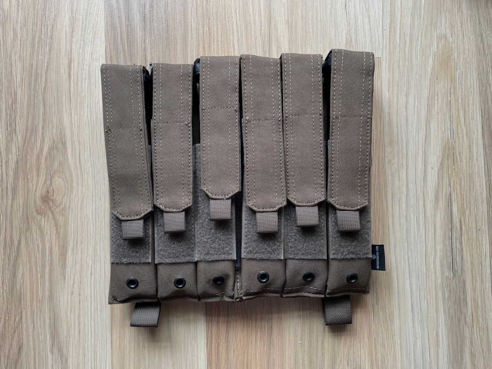 Airsoft G&G SMC9 with sight and a total of 6 magazines.