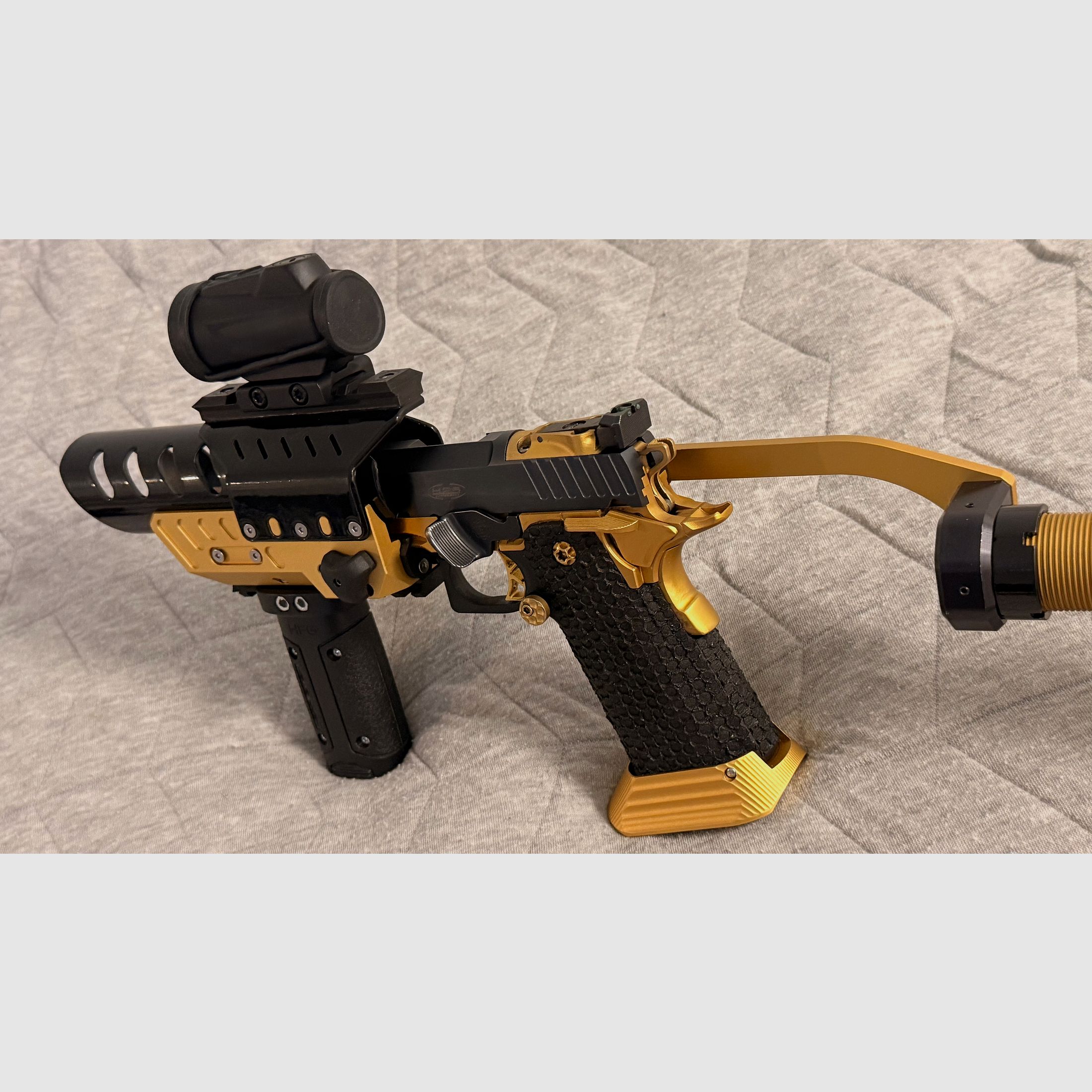 IPSC Standard Optic STI 2011 HPS Guns Range Master 5.4“ with front cut, Picatinny rail weapon is optic ready and Odin2 stock