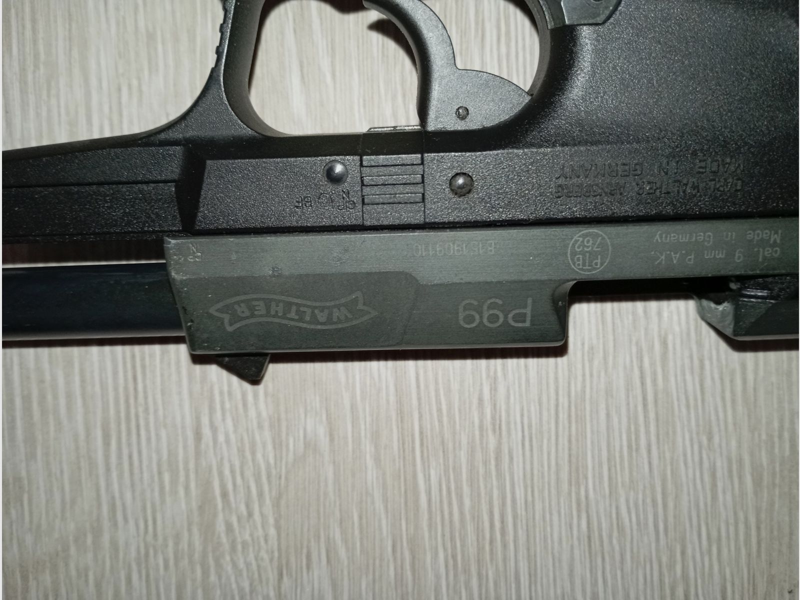 Walther P99 Schreckschusspistole inklusive Holster 