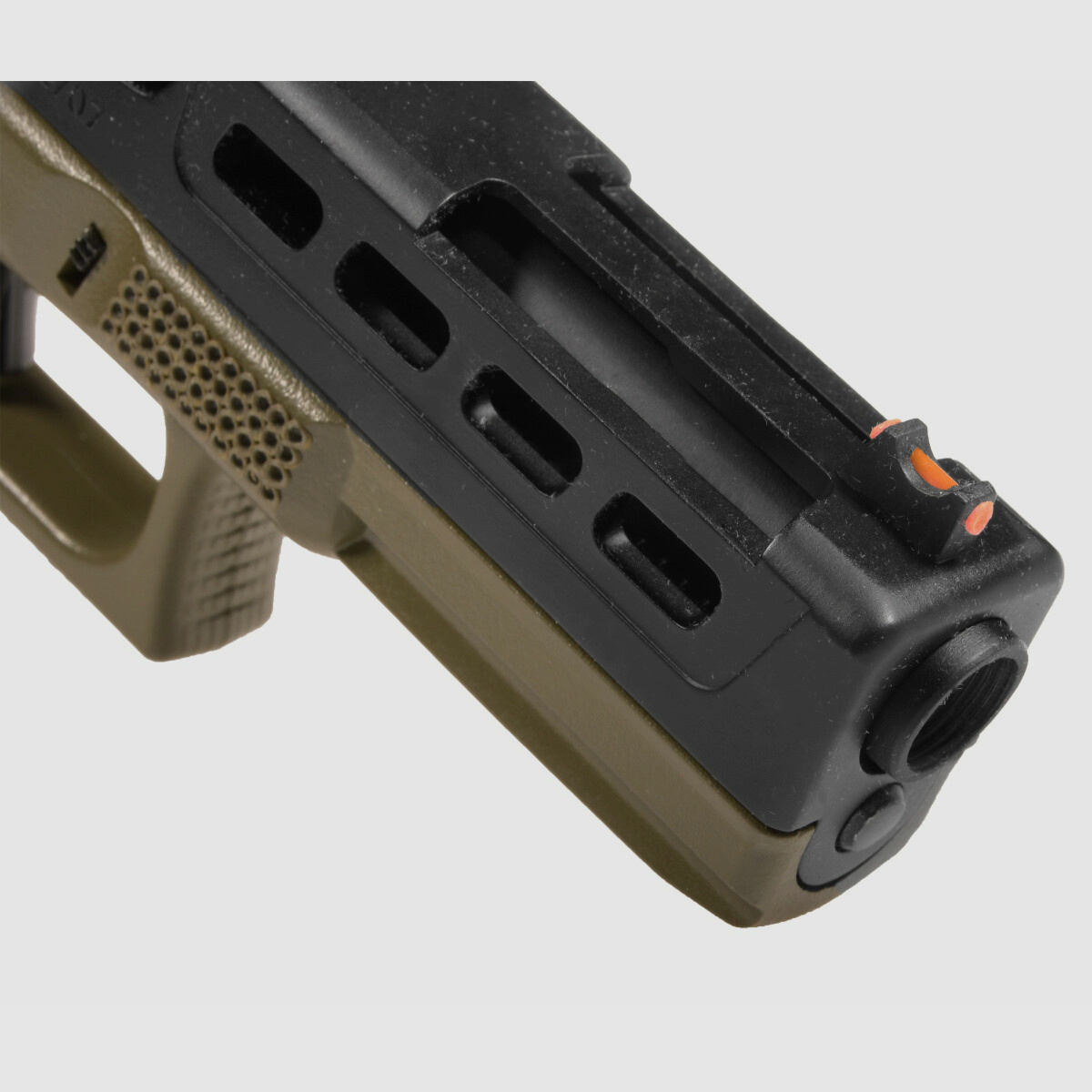 P06 GBB Airsoft Pistole in Oliv | Delta Armory