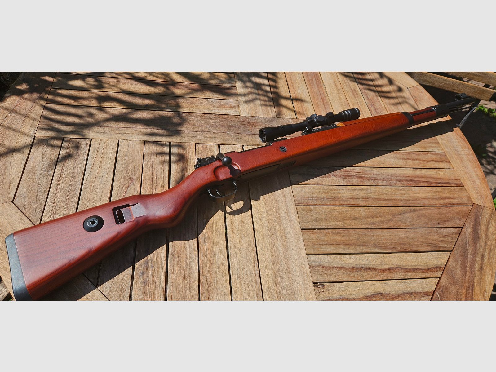 G&G Airsoft Karabiner 98K SE Gas Bolt-Action Gewehr mit Hülsenauswurf 6mm BB Echtholz-Version
