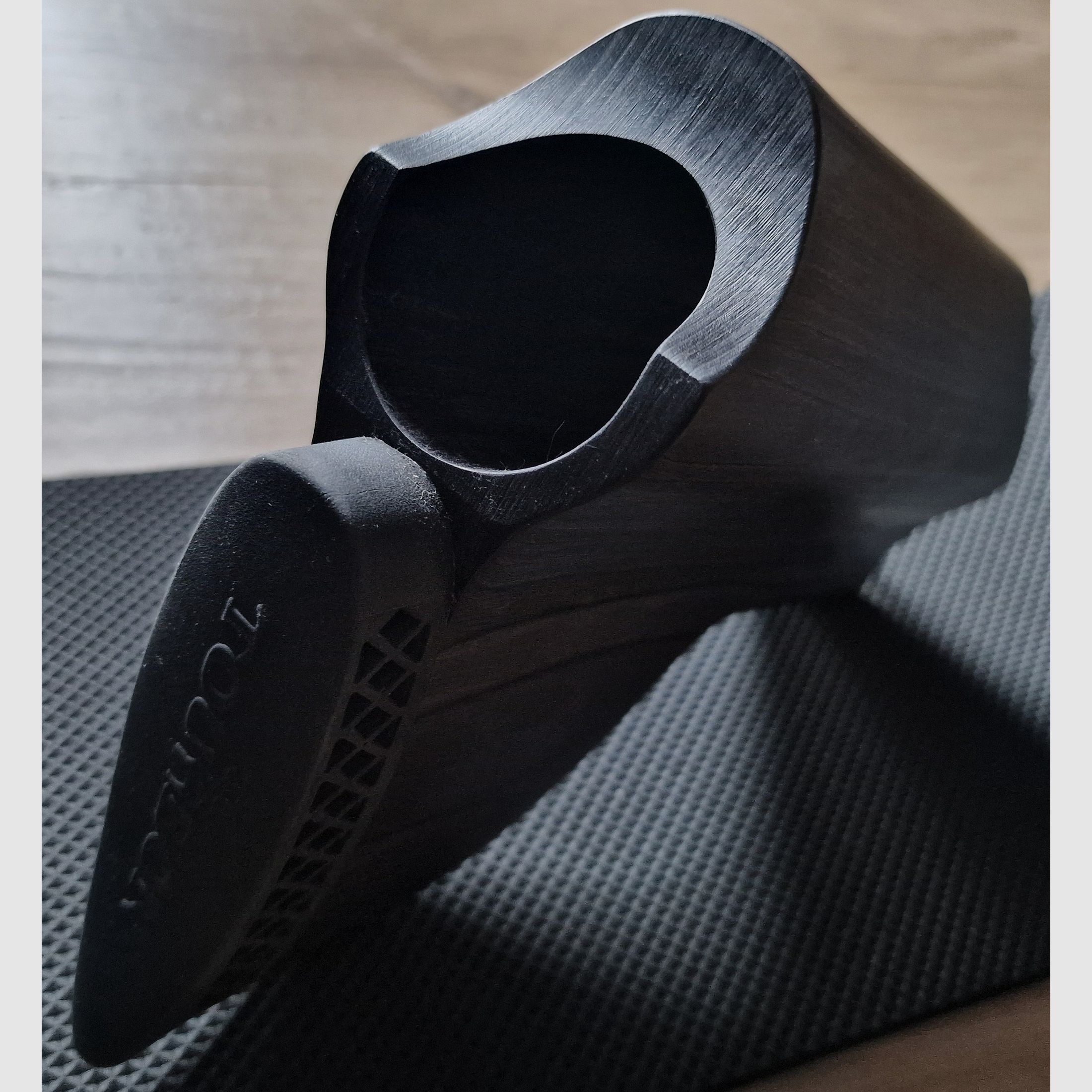 Schulterstütze und Griffe schwarz aus Holz für AEA Megalodon