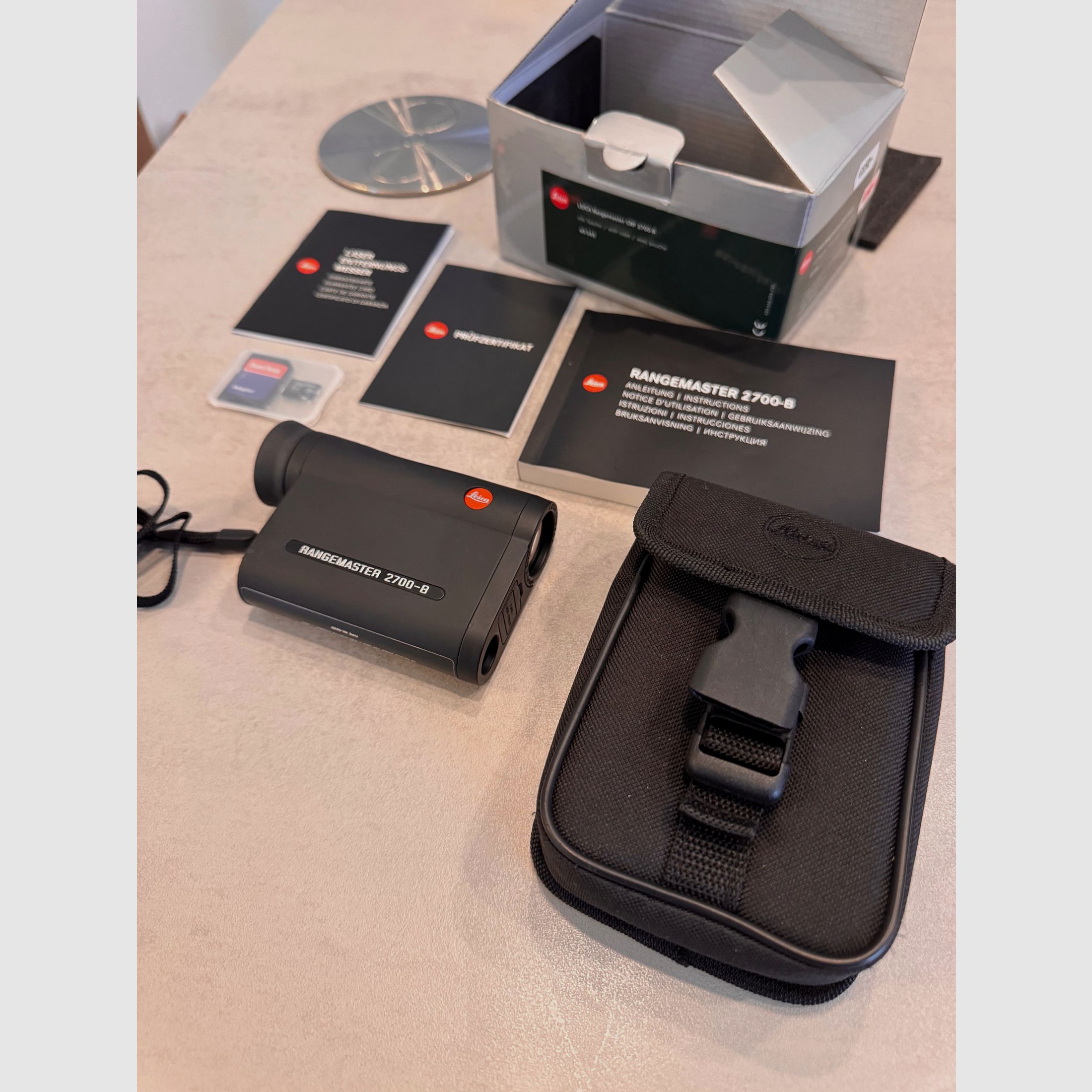 LEICA Rangemaster CRF 2700-B mit Tasche