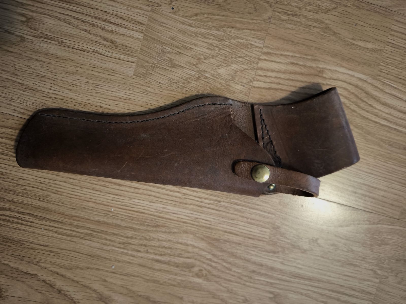 Revolver holster leather