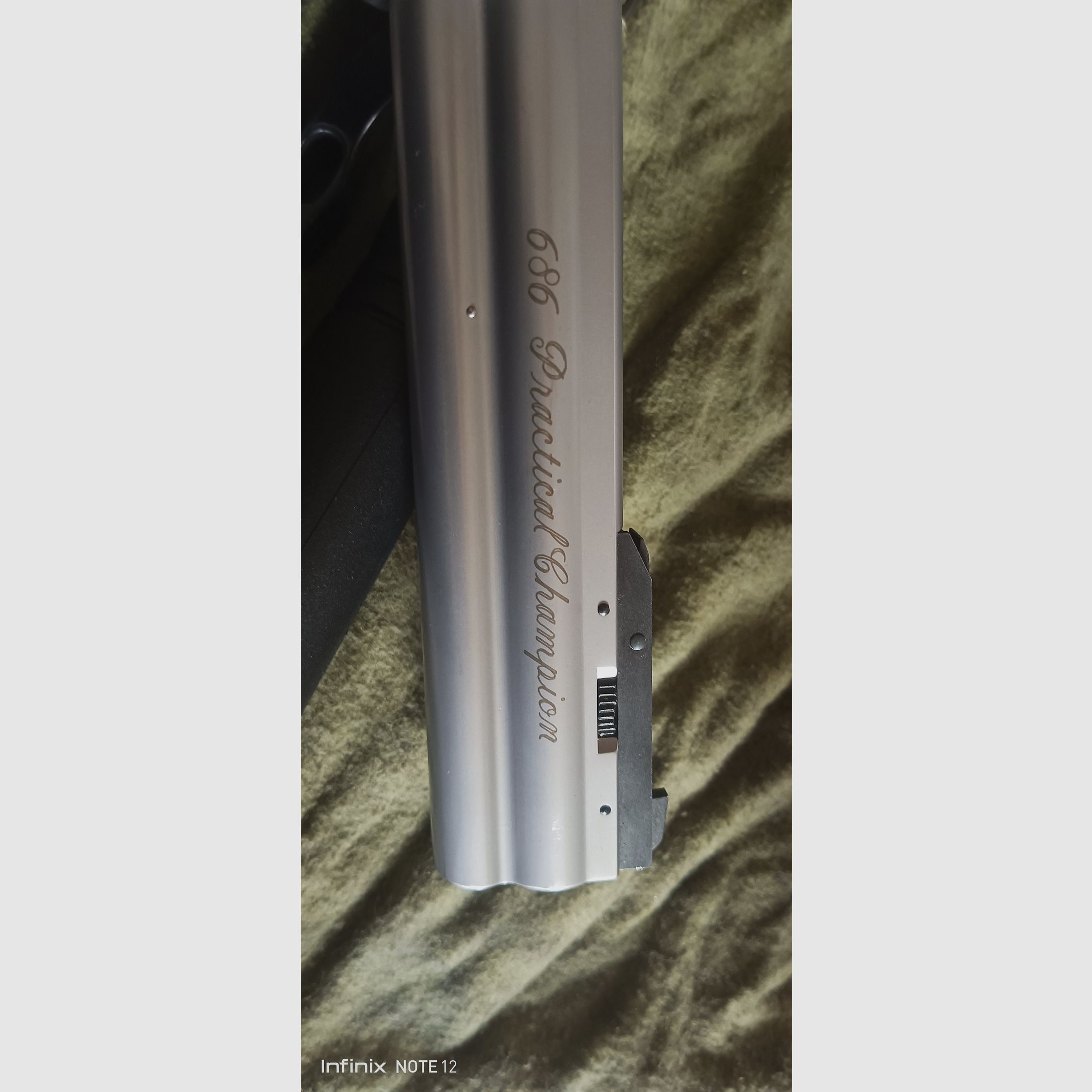 Rewolwer Smith & Wesson 6" lufa