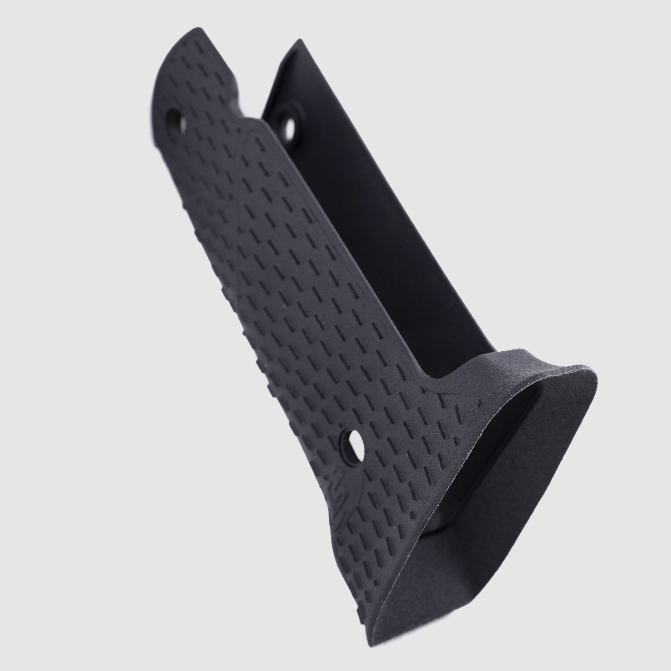 Track grip in polymer with magwell for 1911 - TONI SYSTEM / Rail grip made of polymer with magwell for 1911 - TONI SYSTEM * ITEM CODE PYIMTR1911-BK