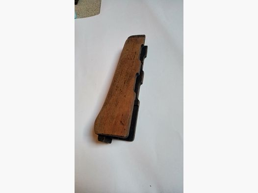 Unterer Handschutz aus Holz einer Mpi-KM  ost-deutsche AKM / AK47