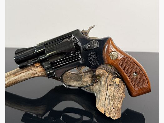 Smith & Wesson 36