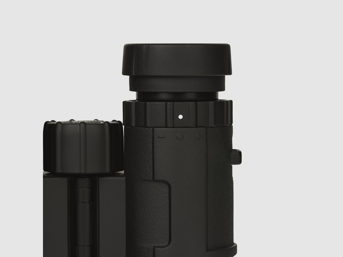 Dörr Fernglas Danubia Bussard I 8x32 mit Tragetasche und Trageriemen