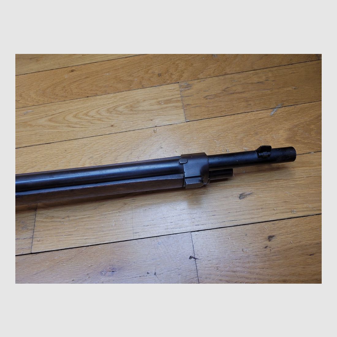 Sehr gutes Gewehr Kropatschek Modell 1886 – Herstellung OEWG in Steyr 1886 (auch!) – Kaliber Schwarzpulver Original 8×60 – 8×56 portugiesisch – Schöne Hölzer – Guter ästhetischer und mechanischer Zustand – Sehr gutes Stück in BE+ / TBE!, Bild 21 von 31