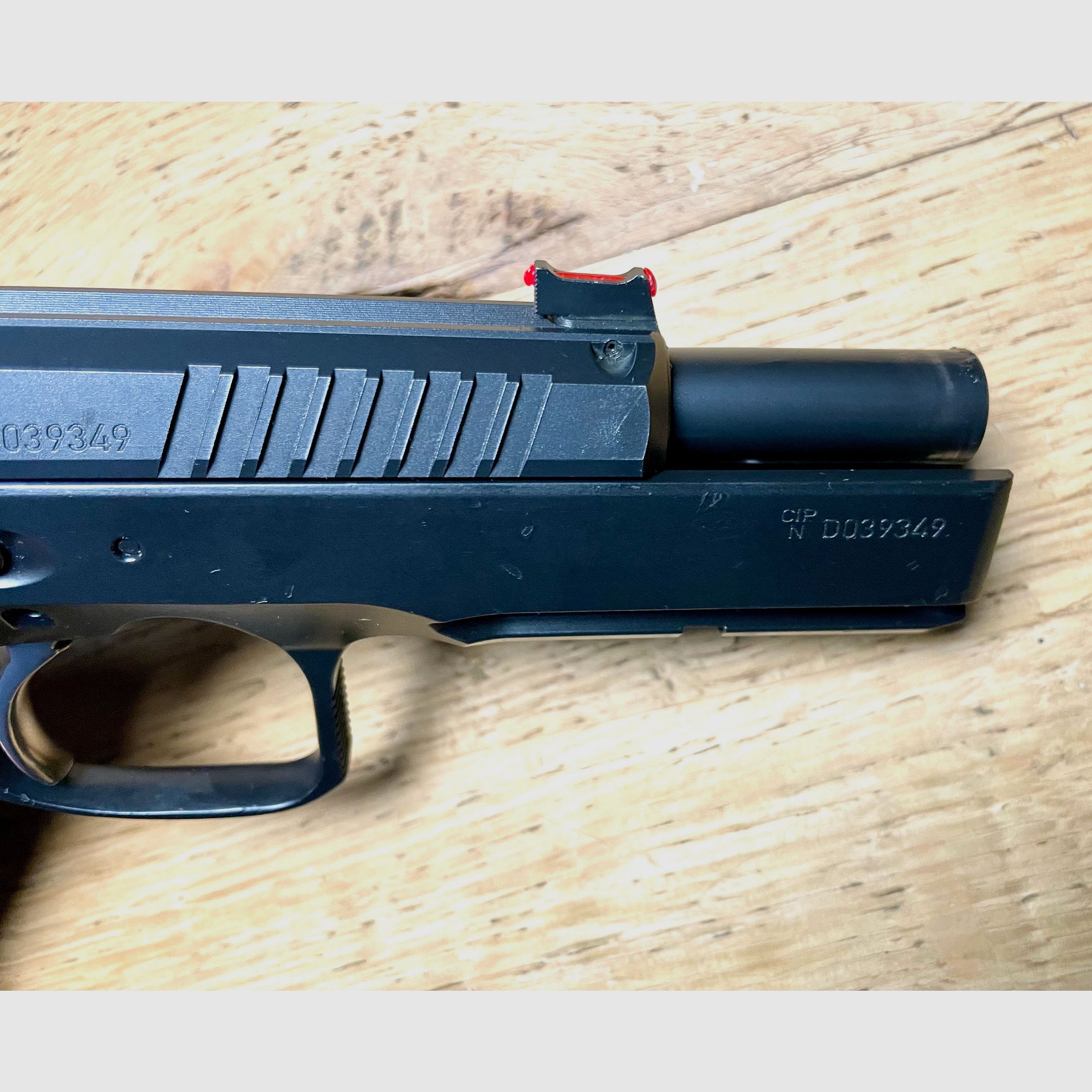 CZ Shadow 2 en 9mm Luger avec des plaquettes de poignée « Punisher »