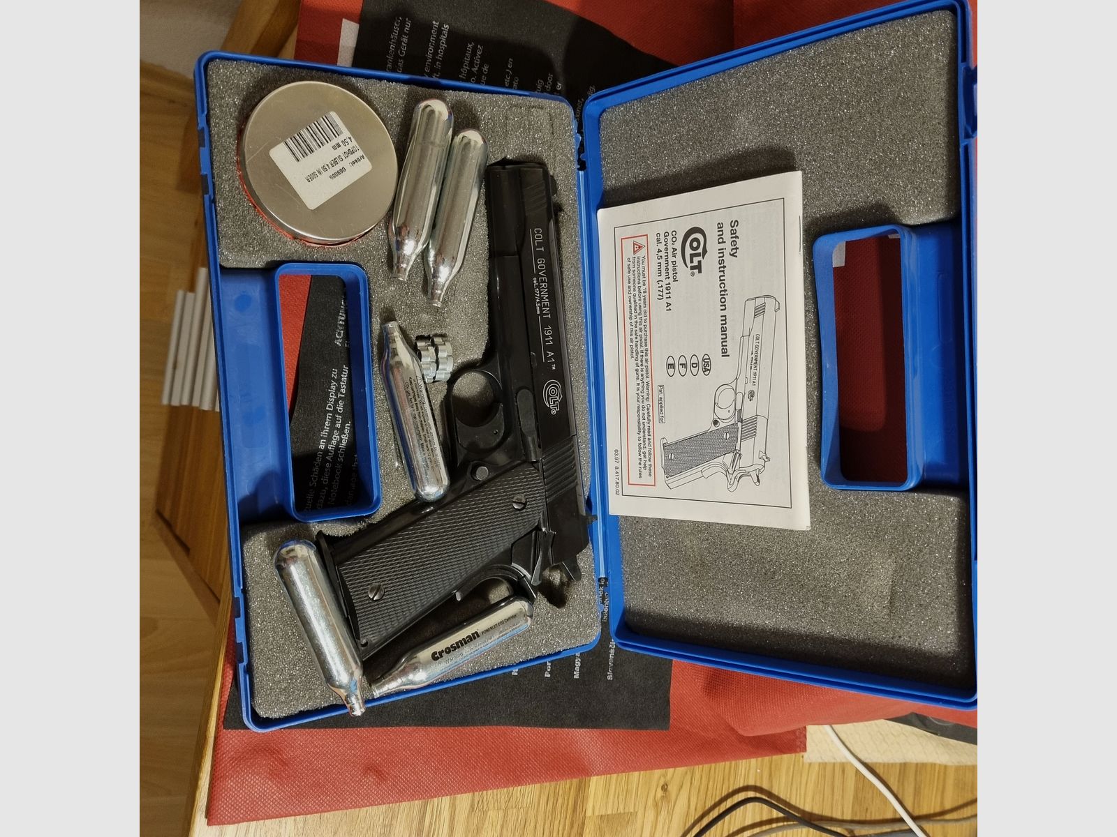 Colt Government 1911 A1 brüniert 4,5 mm , Co2-Pistole, altes Model