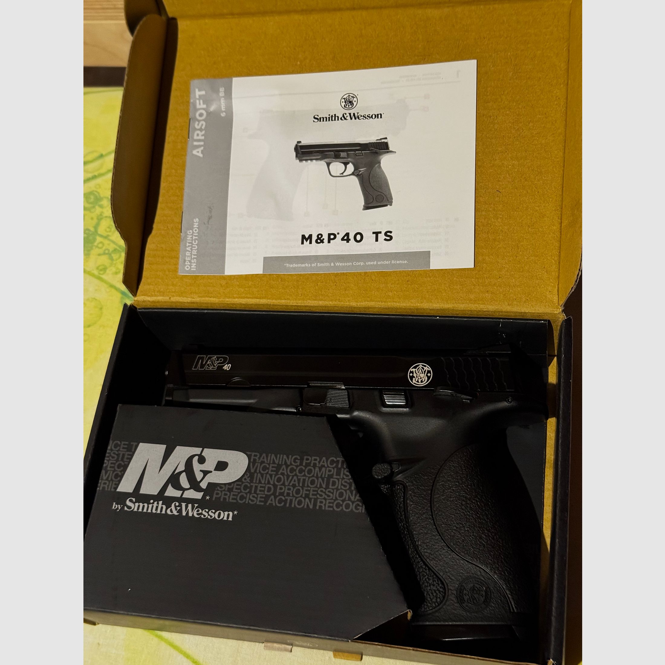 Smith & Wesson M&P 40 6mm GBB Airsoft