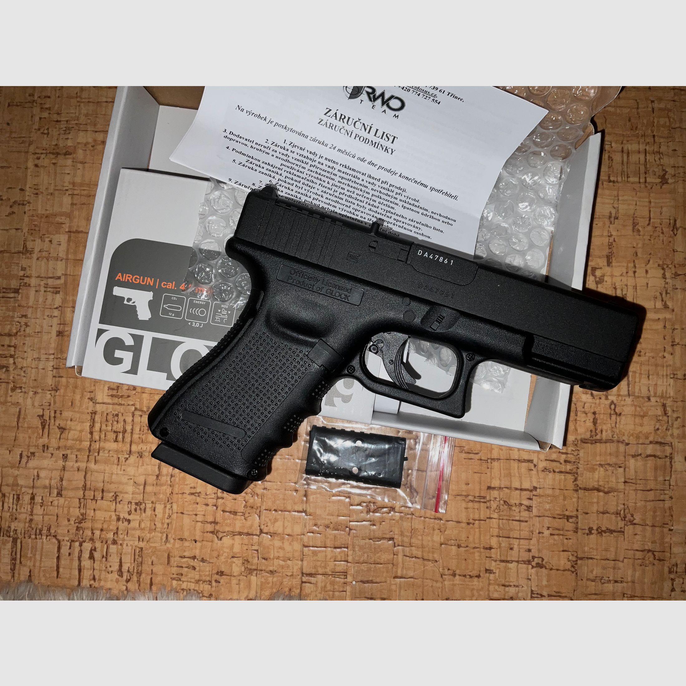 Glock 19 CO2 4,5 mm BBs NUOVO