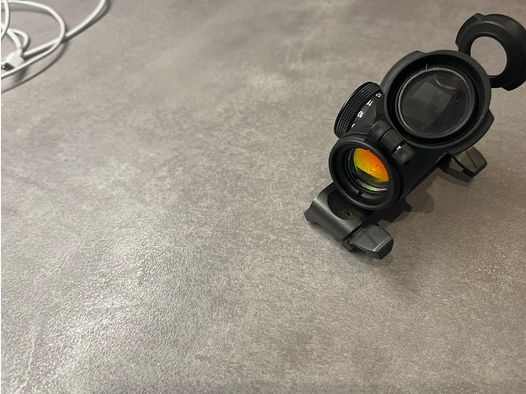 Aimpoint H2 Rotpunktvisier mit Blaser Sattelmontage