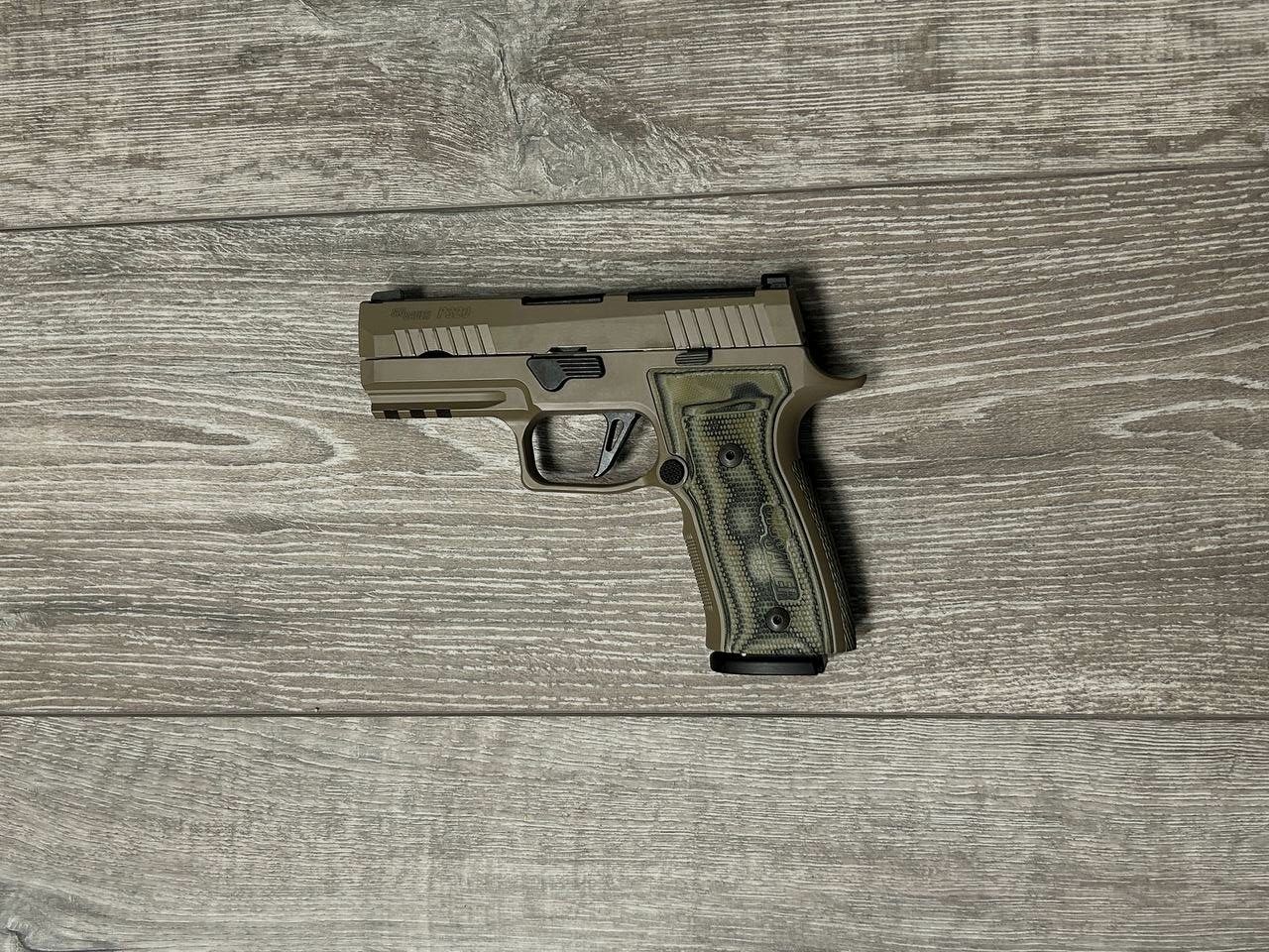 P320 AXG Scorpion, afbeelding 2 van 2