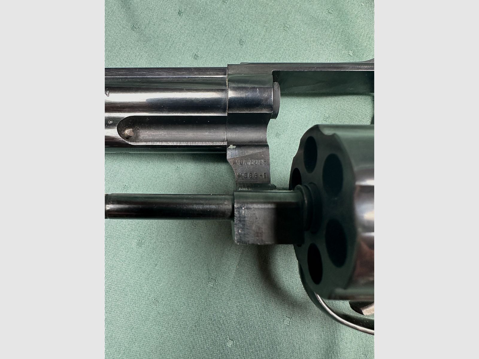 Smith & Wesson Revolver 586 Kaliber 357 Magnum, Bild 3 von 6