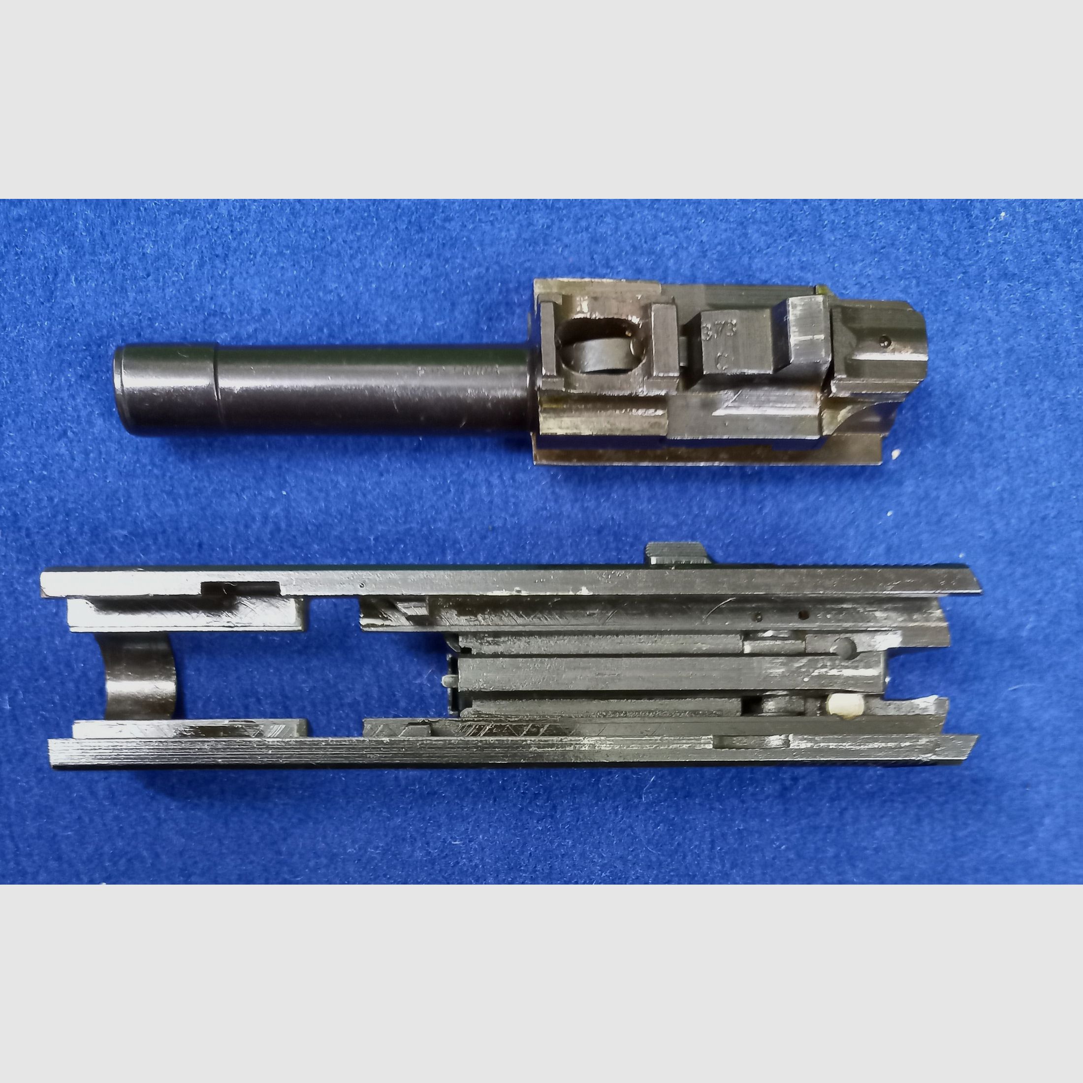 Wehrmachtspistole P38 ac 42 in calibro 9mm Luger, con timbro di accettazione WA 359