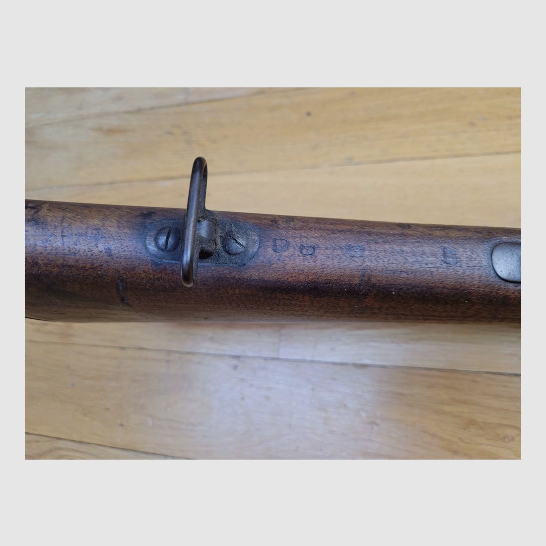 Sehr gutes Gewehr Kropatschek Modell 1886 – Herstellung OEWG in Steyr 1886 (auch!) – Kaliber Schwarzpulver Original 8×60 – 8×56 portugiesisch – Schöne Hölzer – Guter ästhetischer und mechanischer Zustand – Sehr gutes Stück in BE+ / TBE!, Bild 11 von 31