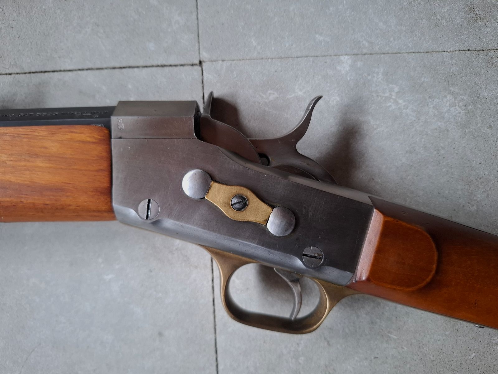 Pedersoli Büchse Einzellader mit Sechskantlauf Kaliber .357 Mag.
