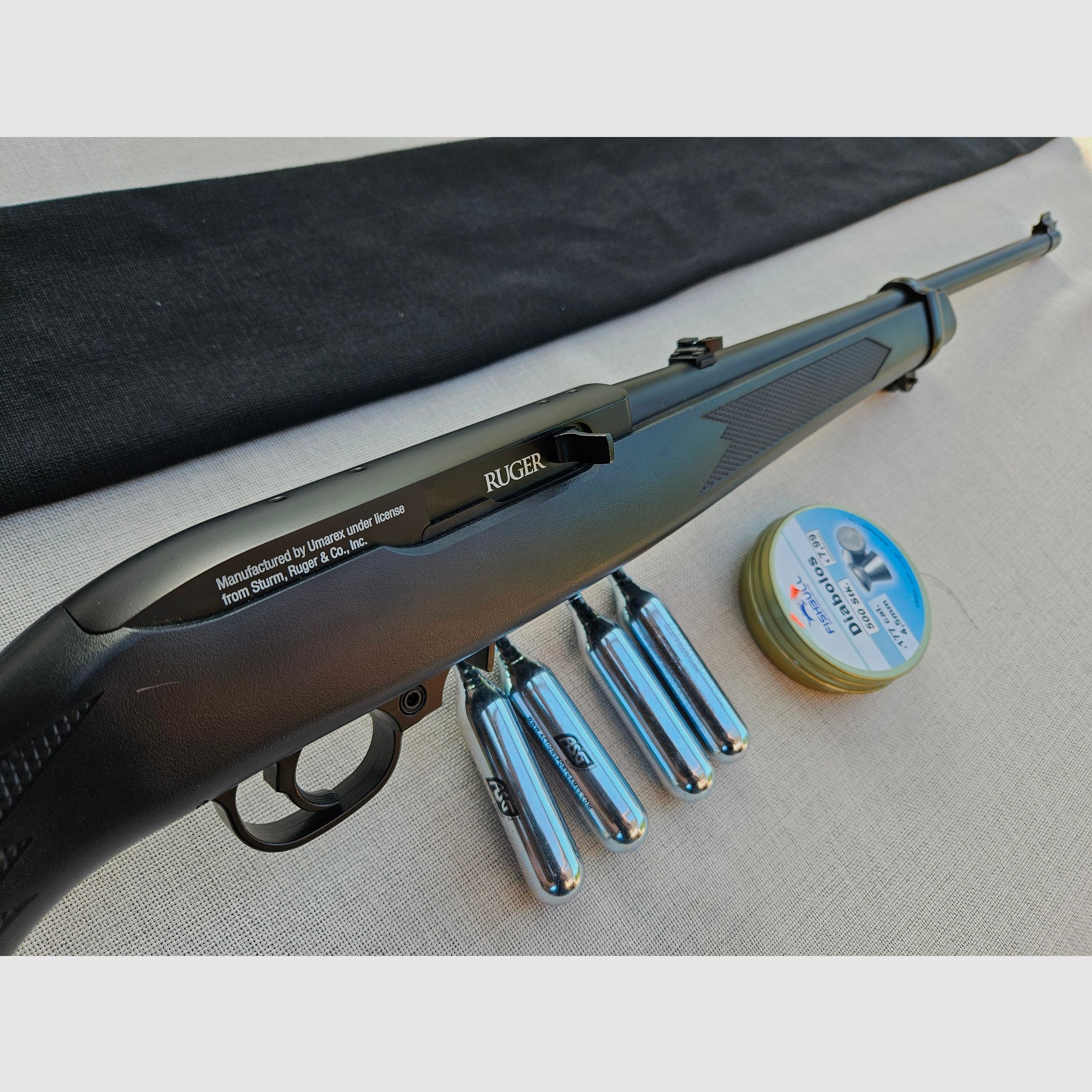 Ruger 10/22 CO2 4,5mm Luftgewehr mit Magazin 