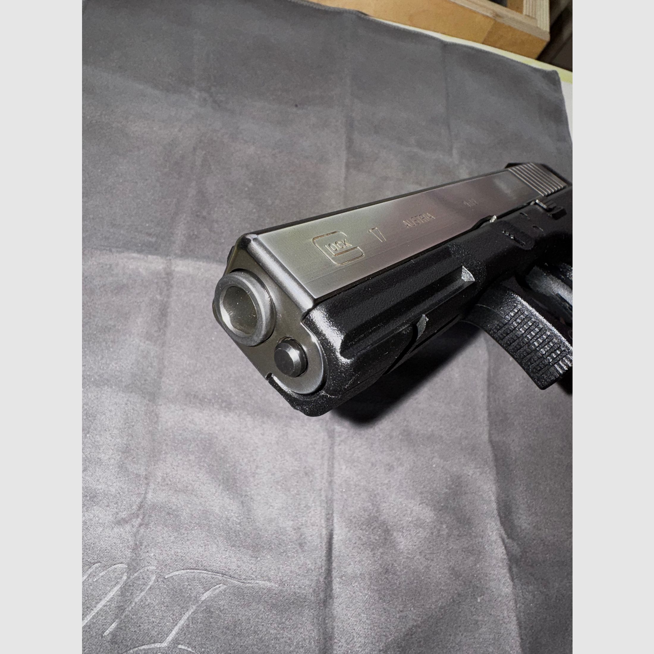 GHK Glock 17 Stahl Einzelstück Stainless GBB 6mm