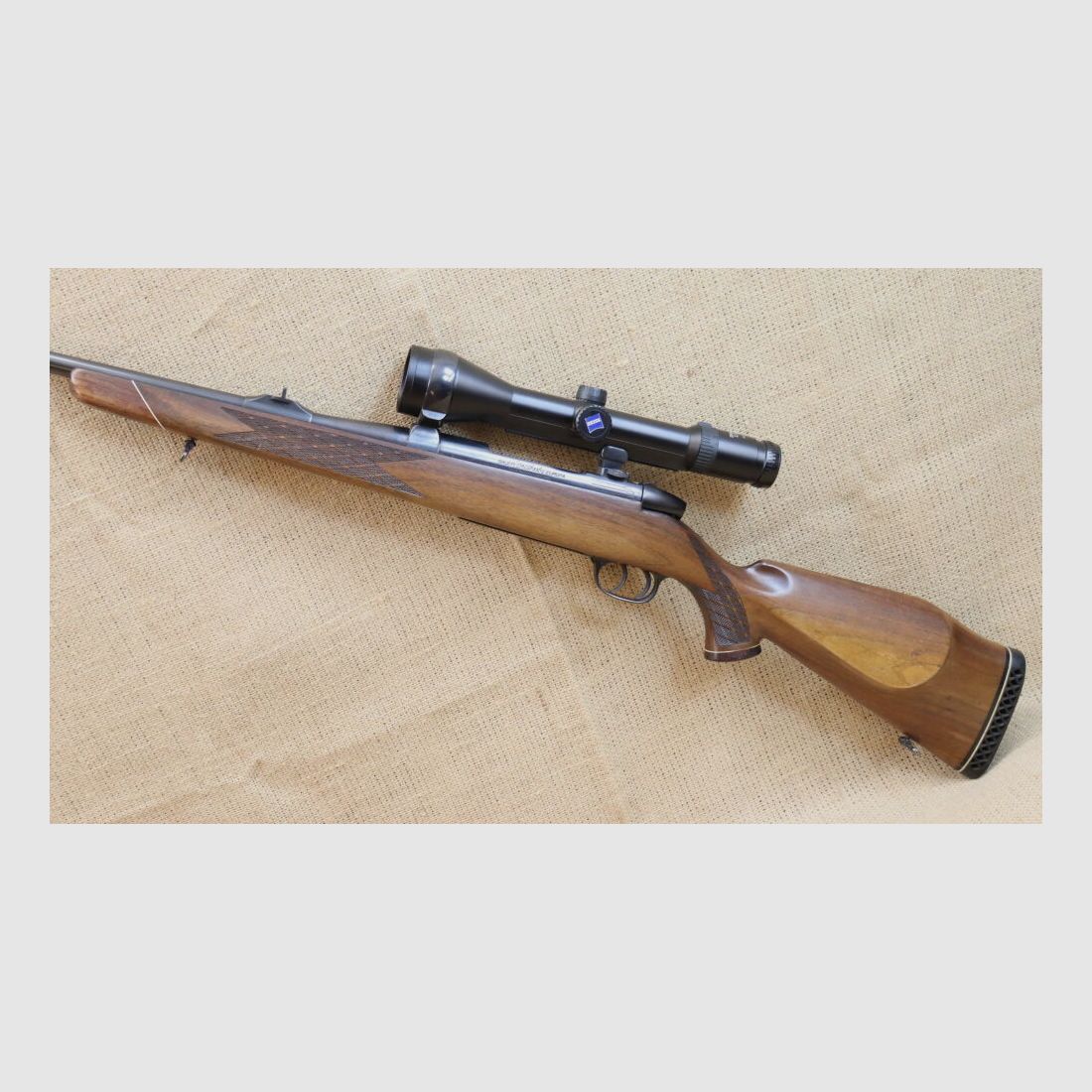 Sauer Weatherby Europa 8x68S incluye Zeiss Diavari 2,5-10x50 T, Abs. 4 punto iluminado