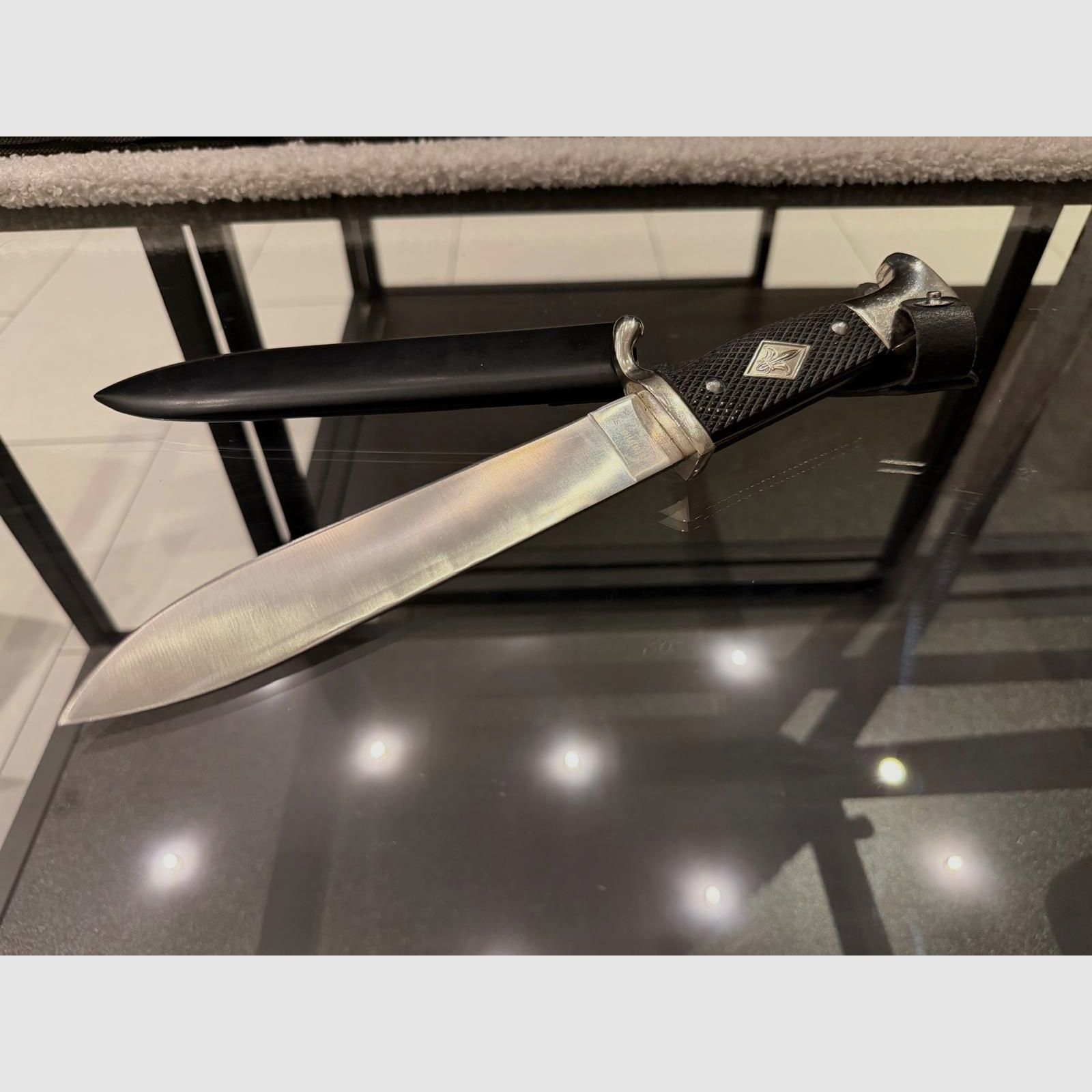 Classic scout camping knife – Solingen production – with metal sheath & leather belt loop