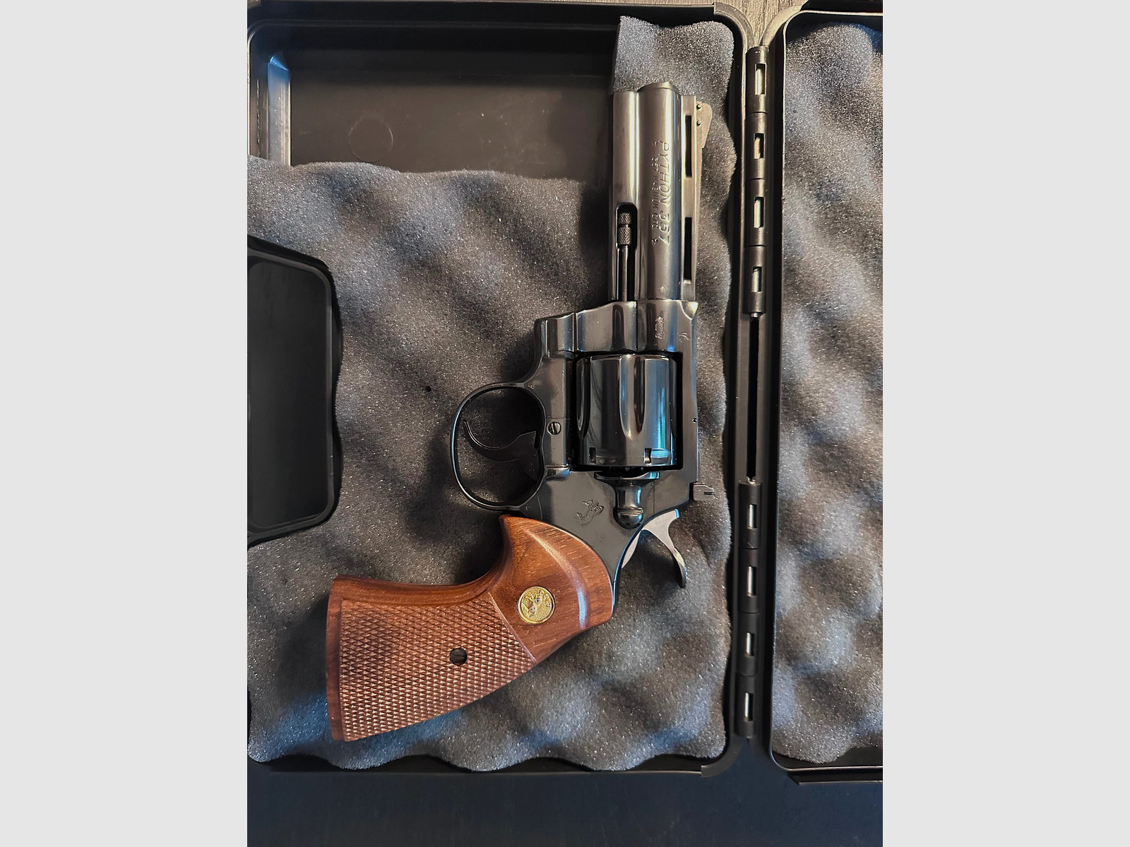 Colt Python 357. Mag . 4 Zoll (1983)