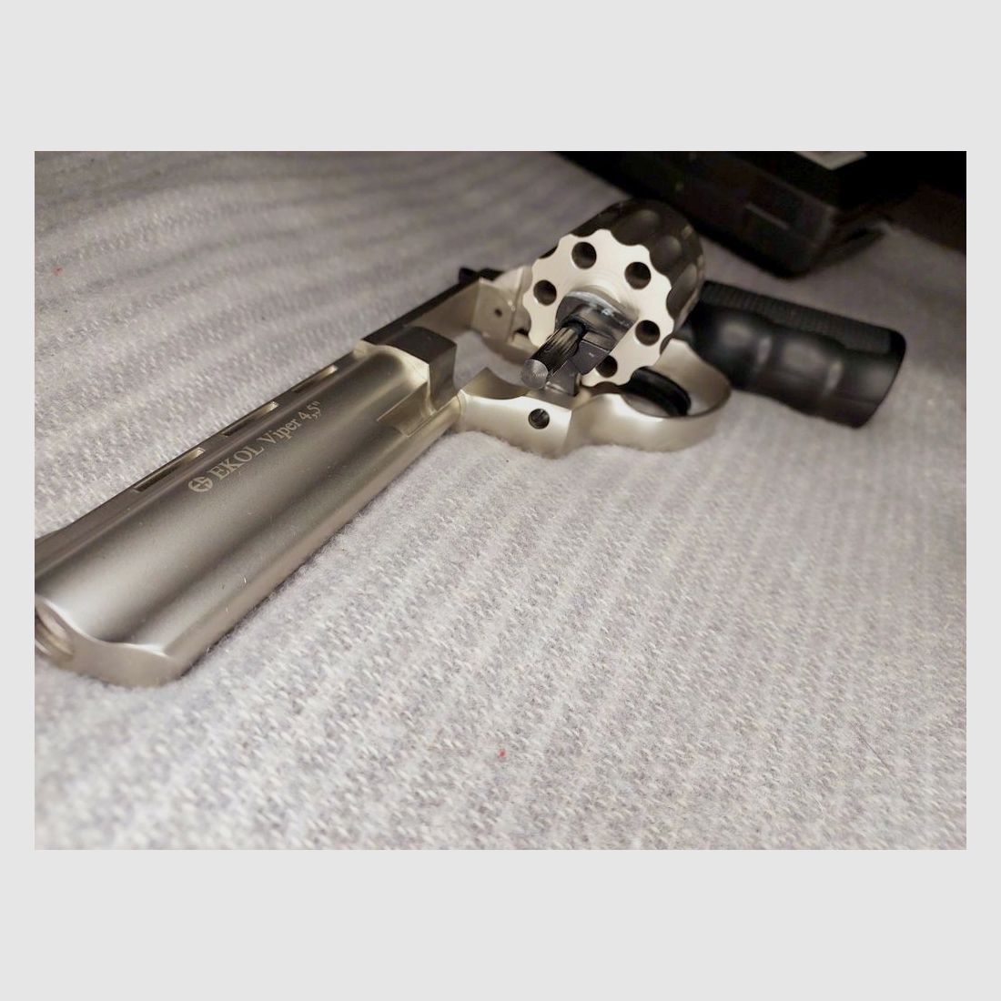 Ekol Viper 4.5 inch blank firing revolver nickel 9 mm R.K. (PTB 1062) like new!
