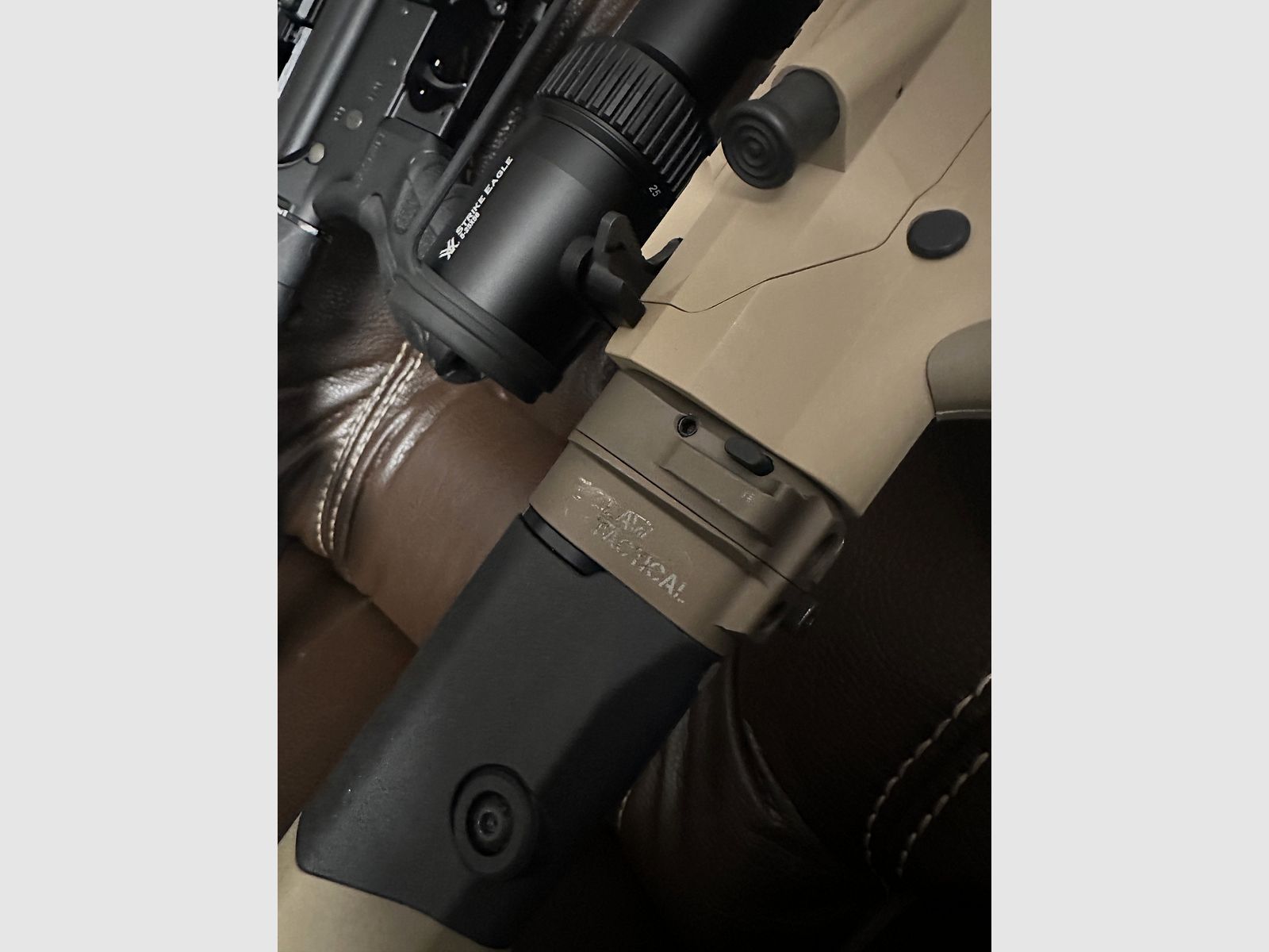 Law Tactical Klappschaft Adapter in FDE 