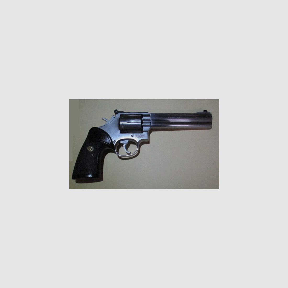 Revolver Smith & Wesson Mod. 686-3 6 Zoll mit Pachmayr Griff 686-3, Bild 1 von 2