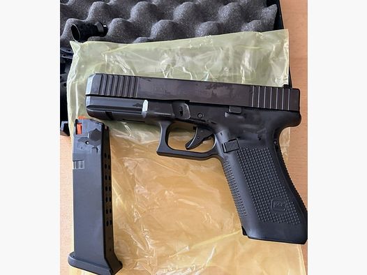 Glock 17 Gen 5 SV caliber 9mm P.A.K. with corresponding accessories, still factory oiled, new in original packaging in original Glock case