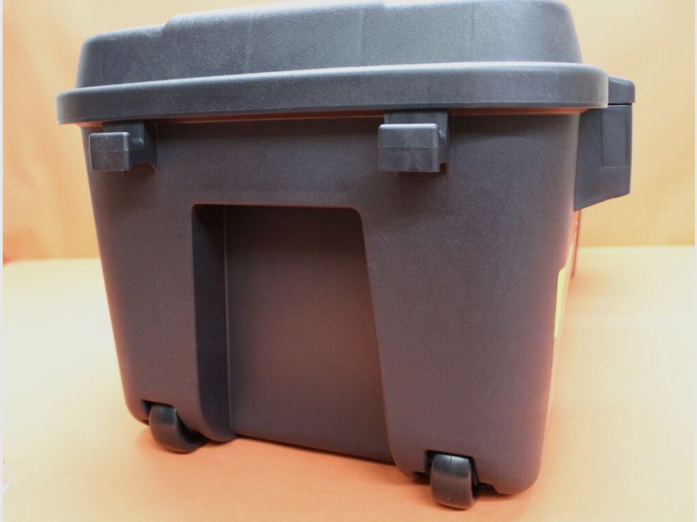 Plano Plano Grote Sporters Zwarte Koffer met Wielen: Gereedschapskist Polymer zwart ca. 96/46/36cm