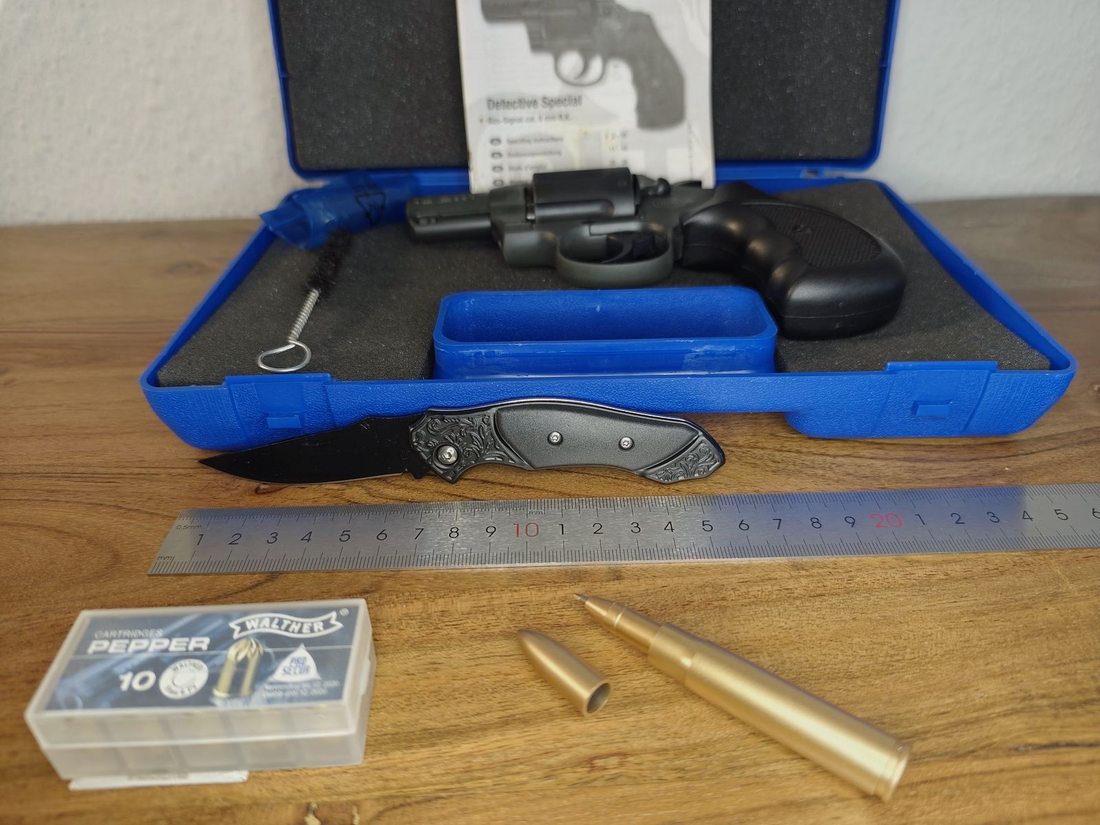 Umarex Colt Detective Spezial 9mm RK +Walther Pepper Patronen + kleines Taschenmesser