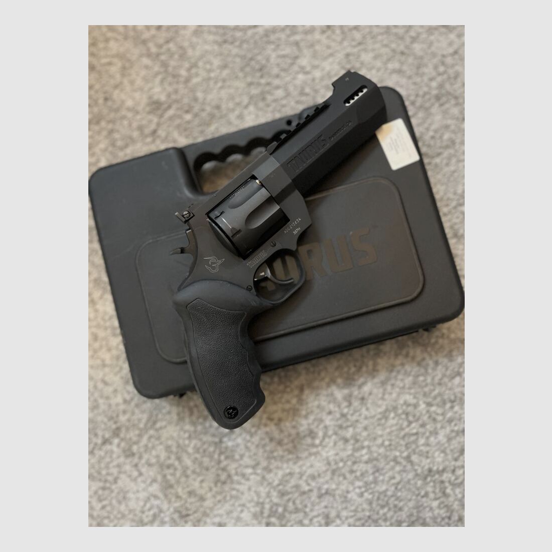 Taurus Raging Hunter