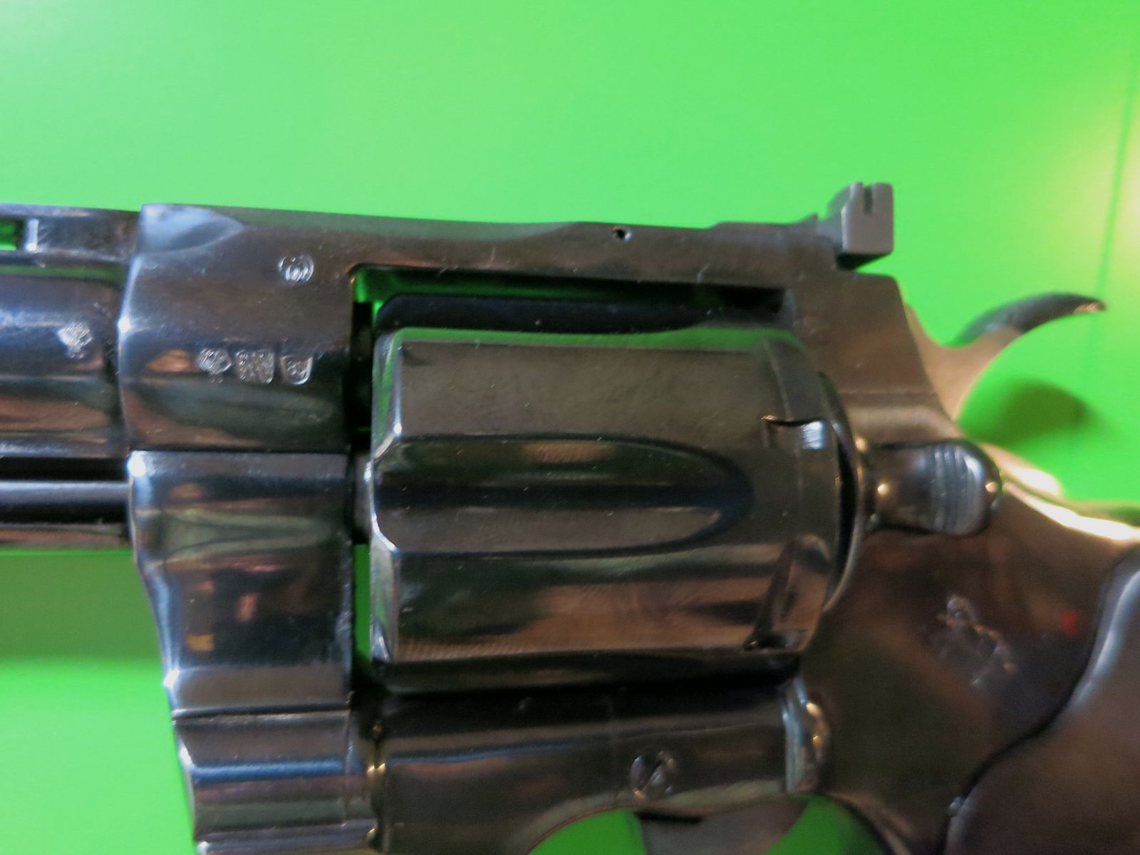 1985 COLT PYTHON, Royal Blue, .357 Magnum, 6" barrel, rubber sport grip #19-