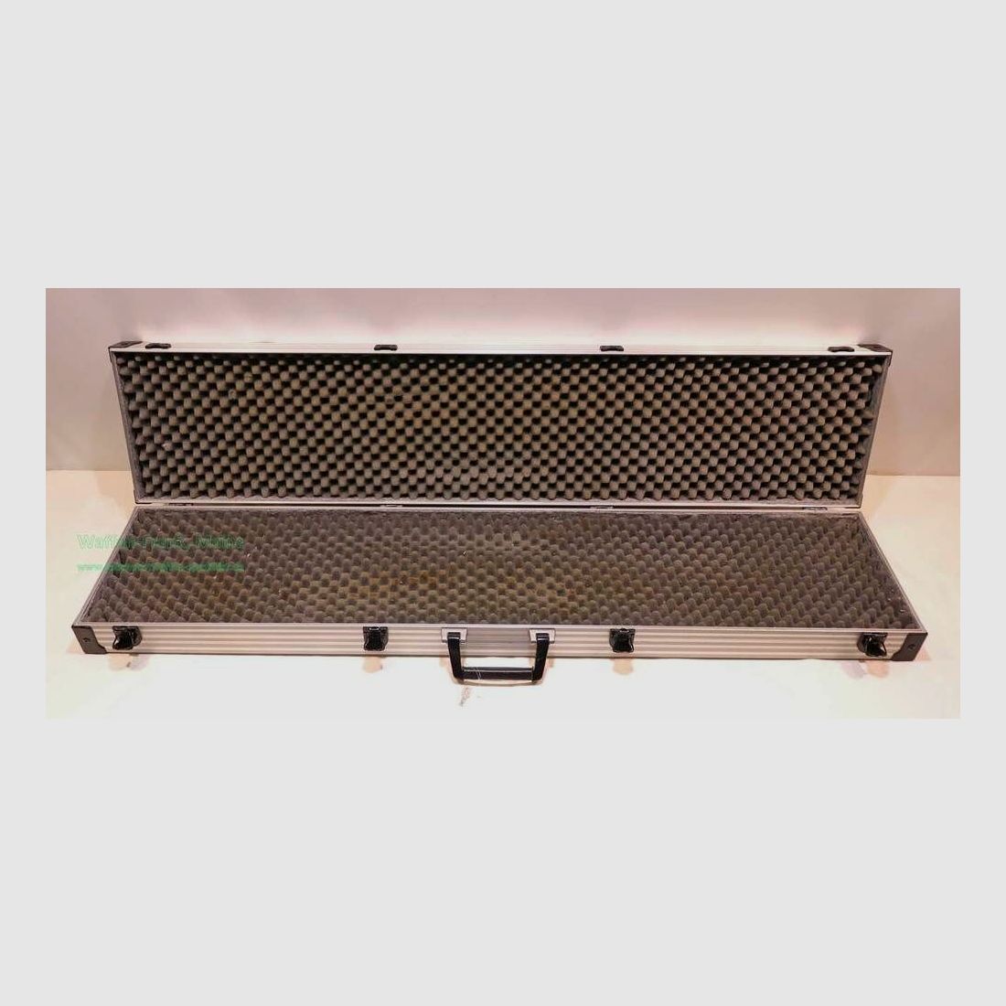 Diversos fabricantes de estuches para rifles