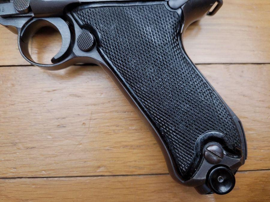 Superbo Luger P08 – fabbricazione Mauser Byf del 1942 – raro modello noto come "Black Widow" – Buon caricatore "FXO" – Numero di serie unico – Condizioni quasi nuove!, immagine 3 di 17