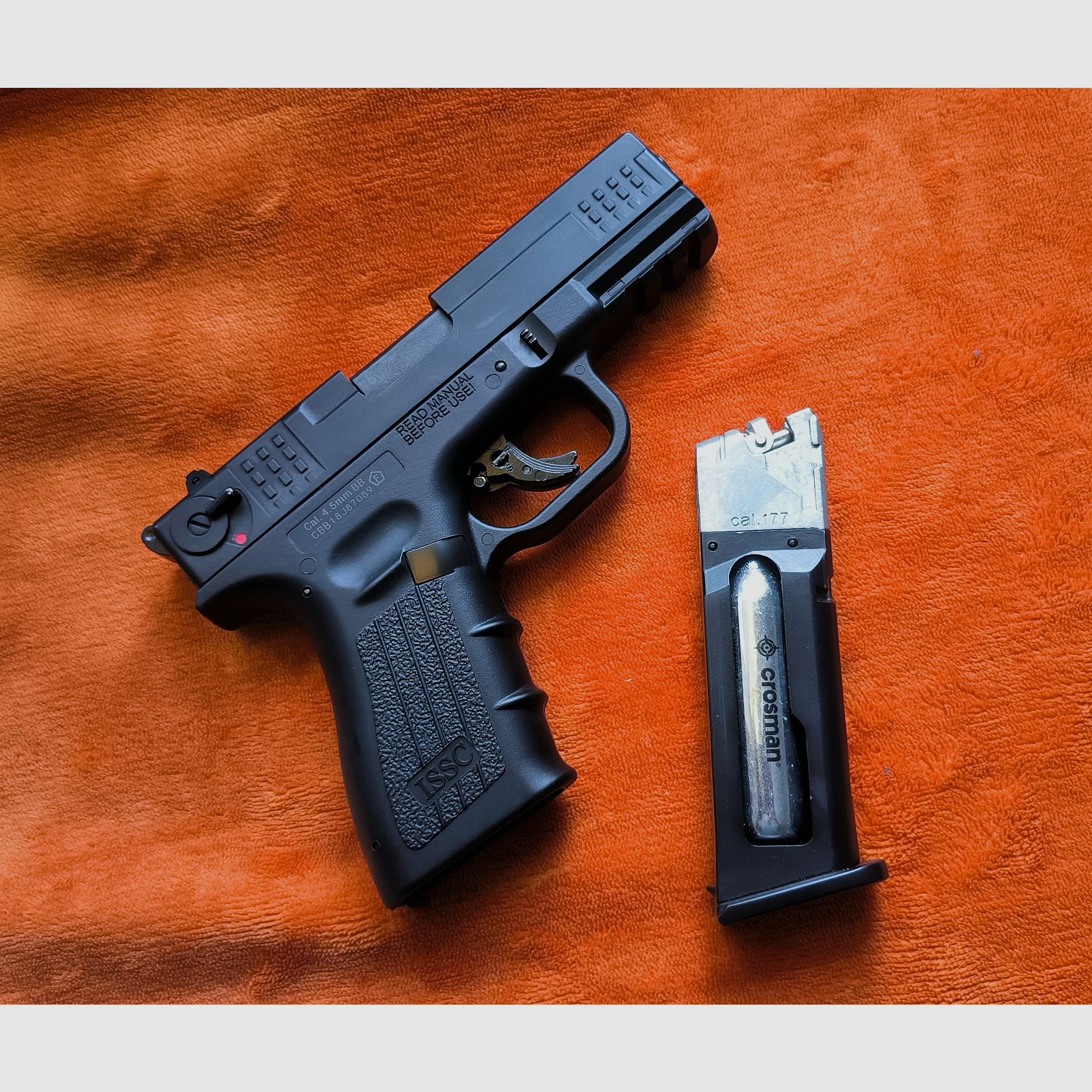 ISSC M22 CO2 Blow Back Pistool Topstaat met OVP