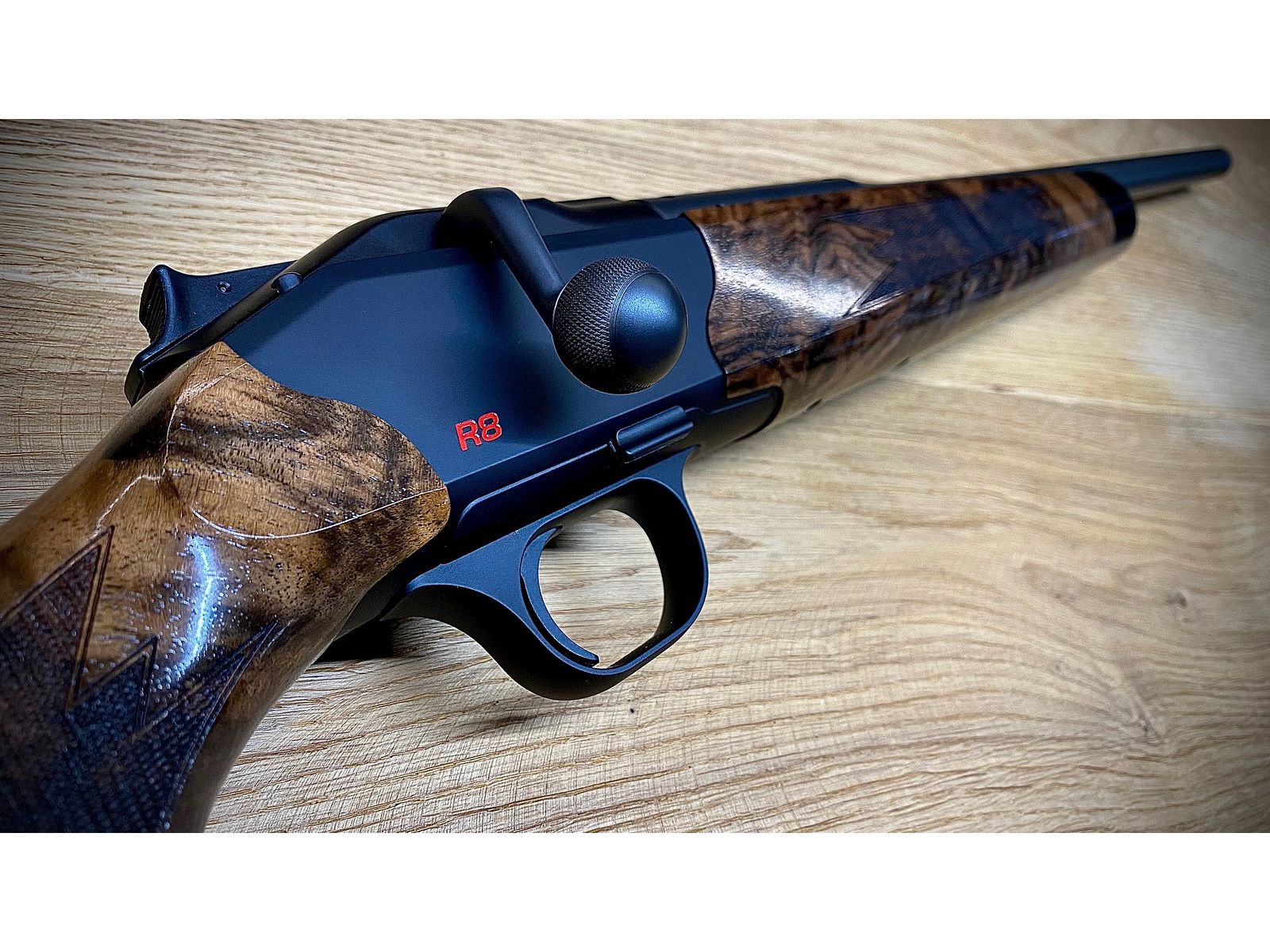 Blaser R8 mit Safari-Schaft / 52cm SW Lauf .308 / Holzklasse 7 / Rote Schaftkappe / Finanzierung möglich!