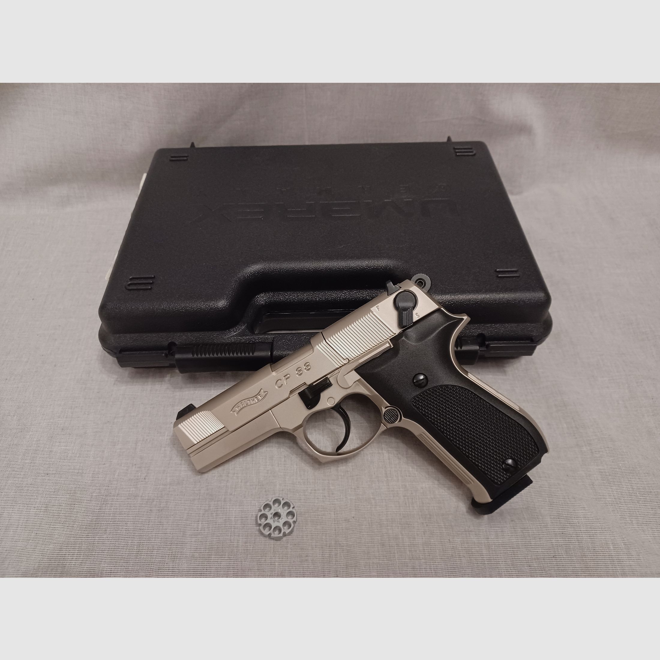 Walther CP88 / nickel / 4,5 mm Diabolo / CO2 / Pistole / OVP (15)