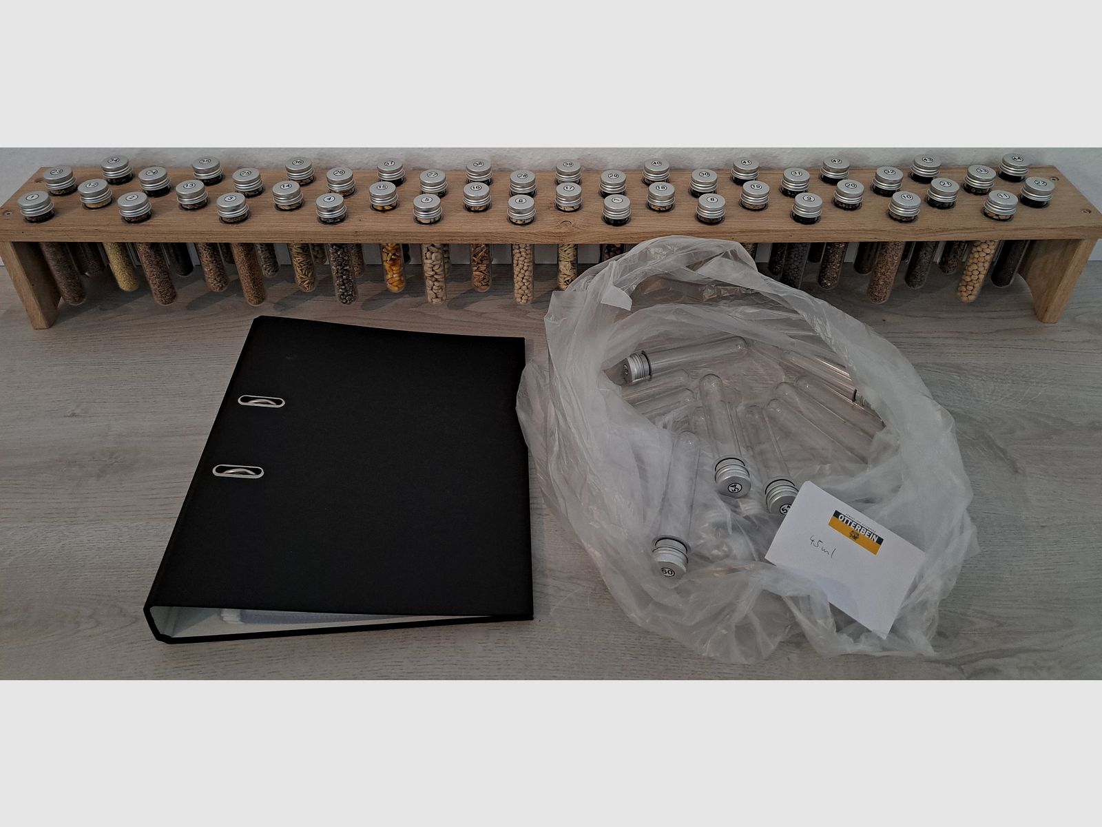 Saatgut Sammlung + Beschreibungsordner + Word-Datei + Eichen Regal  für Lehrzwecke