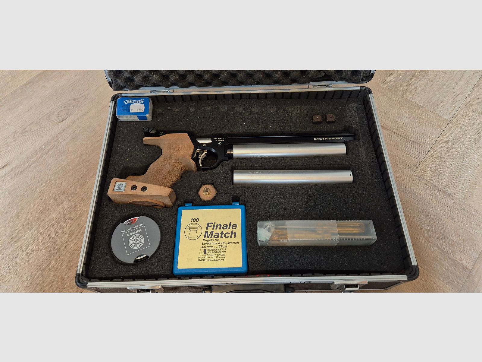 Steyr LP10 4,5 mm pistolet à air de compétition, image 3 sur 9