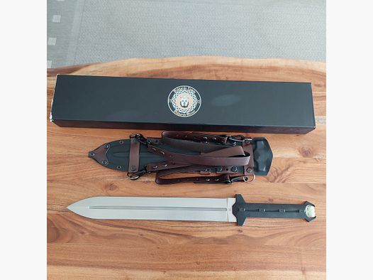 Midgard's knife collection new and unused. Please read the description!!!!! A total of 2 swords and 9 knives. Pictures of all knives can be sent. Many limited and no longer available. The price is negotiable. All knives and swords can be legally owned.